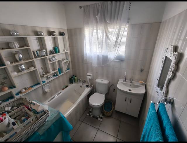 3 BEDROOM APARTMENT FOR SALE IN RUSTENBURG CENTRAL